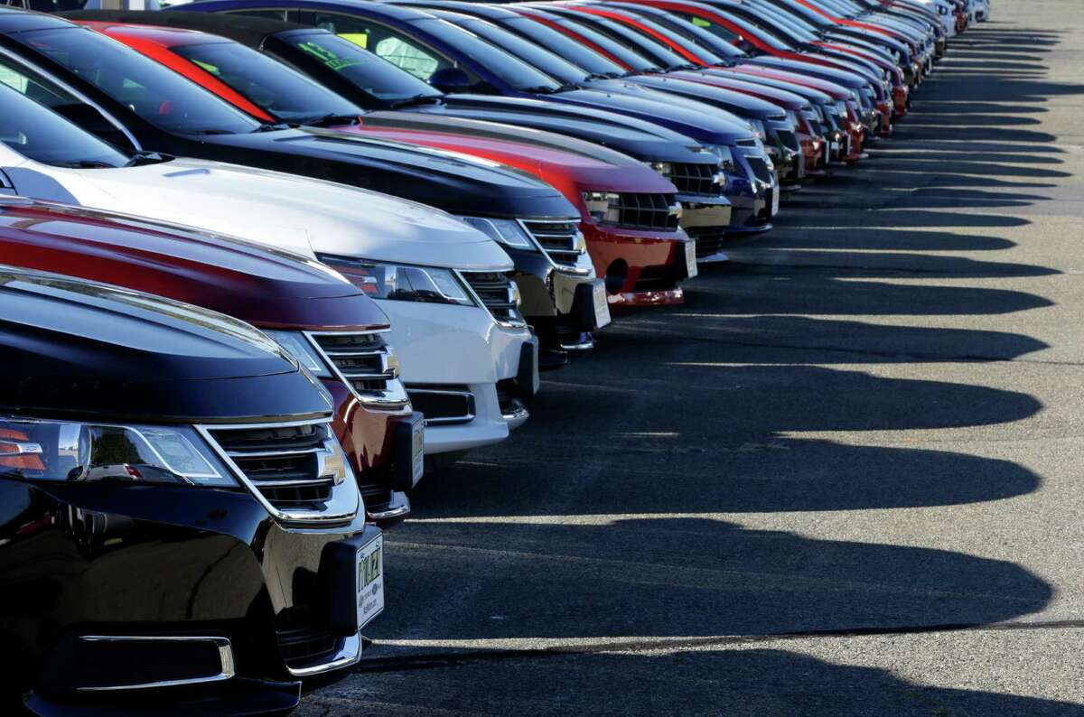 Burocracia e impuestos pesan sobre la importación de vehículos