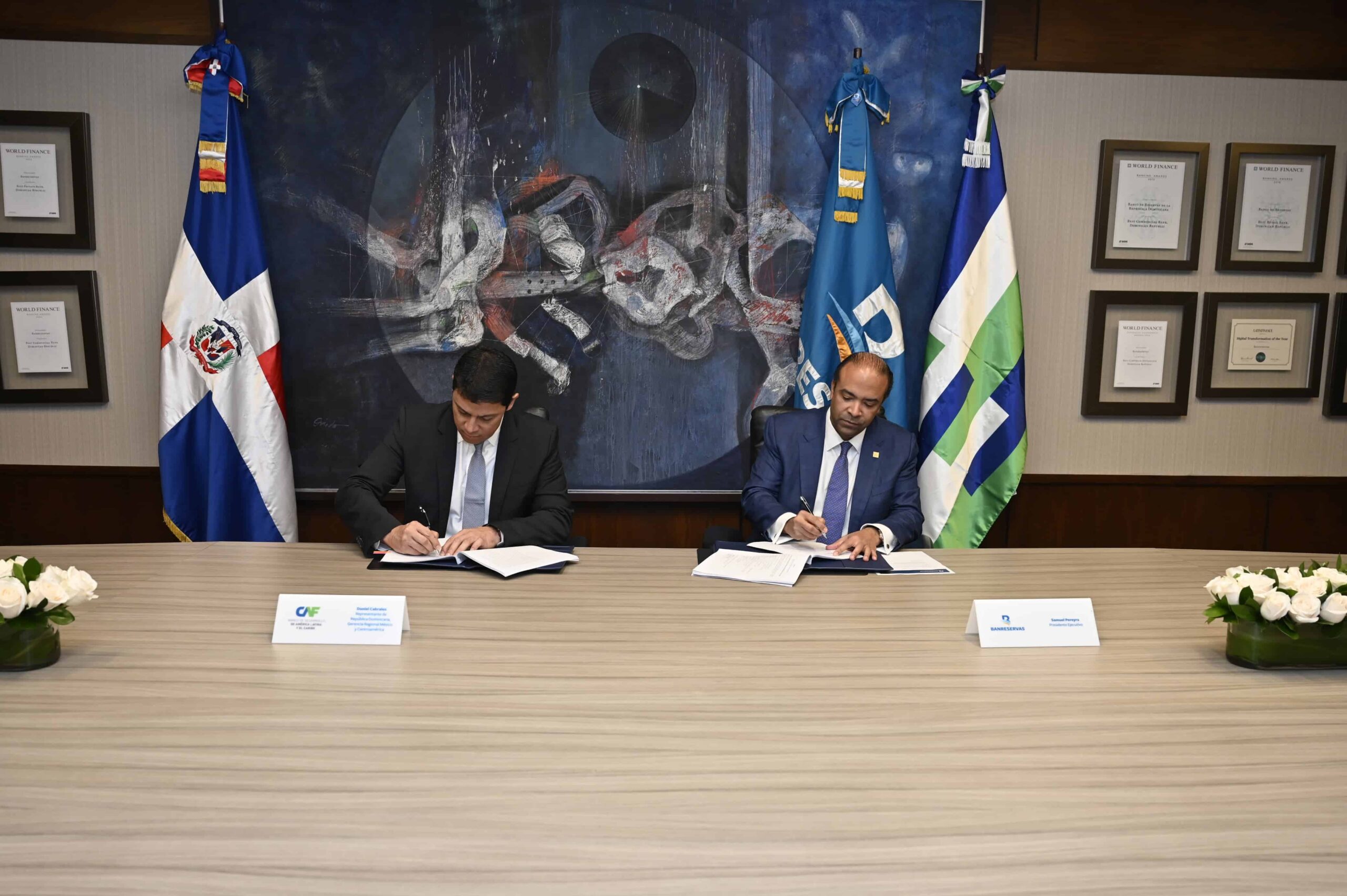 CAF y Banreservas acuerdan línea de crédito por US$50 millones para pymes sostenibles en RD