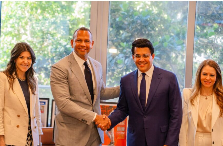 DAVID COLLADO Y ALEX RODRÍGUEZ ANUNCIAN INVERSIÓN DE MIL MILLONES DE DÓLARES EN PLAYA GRANDE