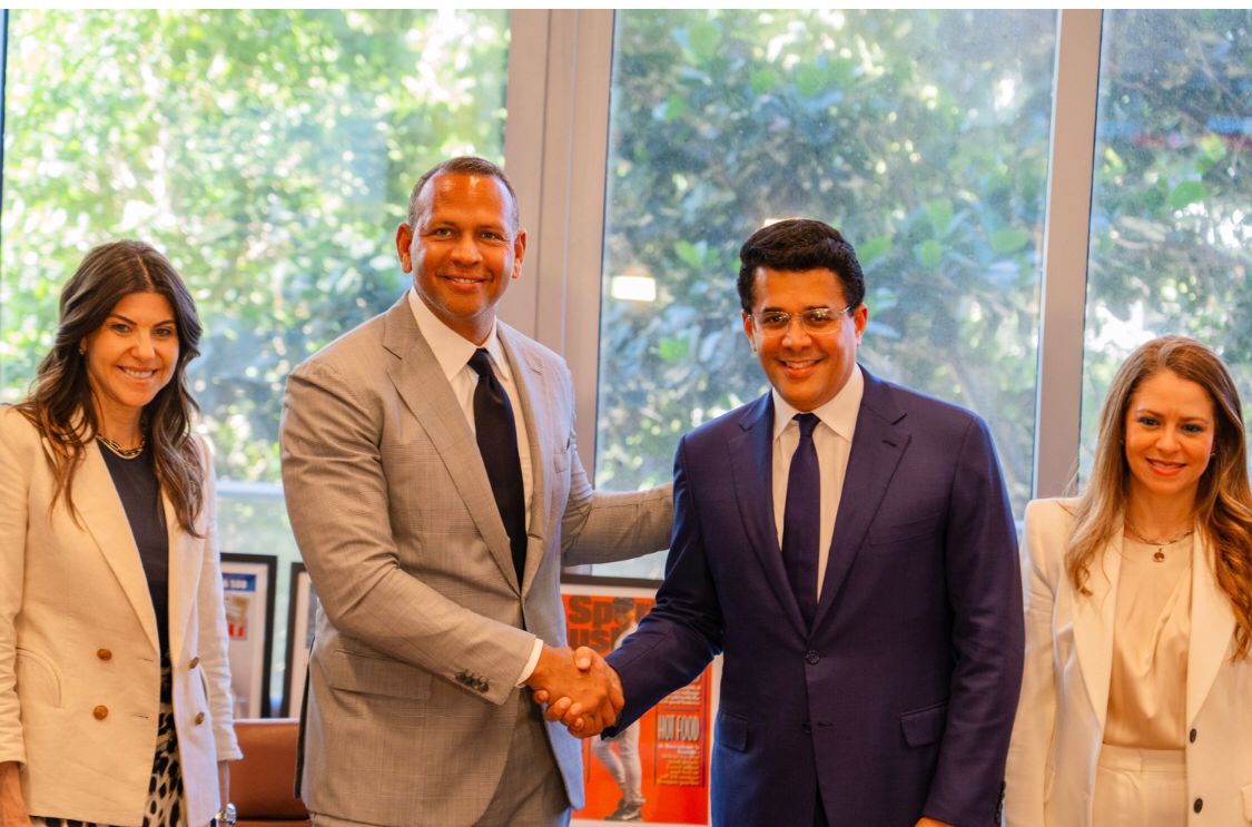 DAVID COLLADO Y ALEX RODRÍGUEZ ANUNCIAN INVERSIÓN DE MIL MILLONES DE DÓLARES EN PLAYA GRANDE DAVID COLLADO Y ALEX RODRÍGUEZ ANUNCIAN INVERSIÓN DE MIL MILLONES DE DÓLARES EN PLAYA GRANDE