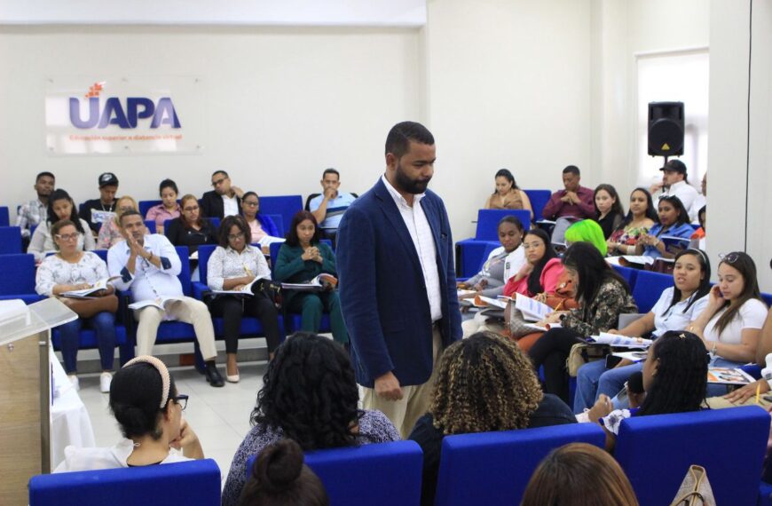 Máximo Ogando ha revolucionado la educación con sus capacitaciones a nivel nacional e internacional