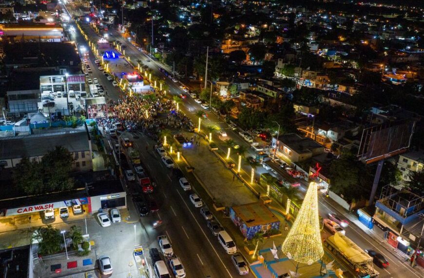 Propeep da inicio a festividades navideñas con encendido Parque de las Luces en SDE