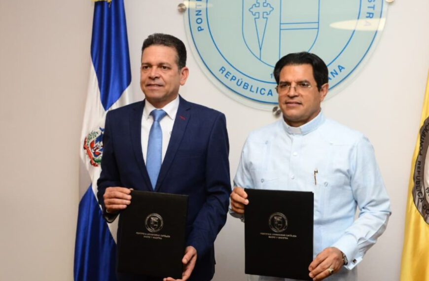 Proindustria y Pucmm firman acuerdo para impulsar innovación y competitividad industrial en RD