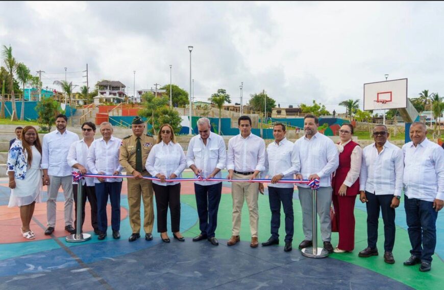 Abinader y Collado inauguran bulevar de la Salud en Haina con inversión de 165 millones&hellip;