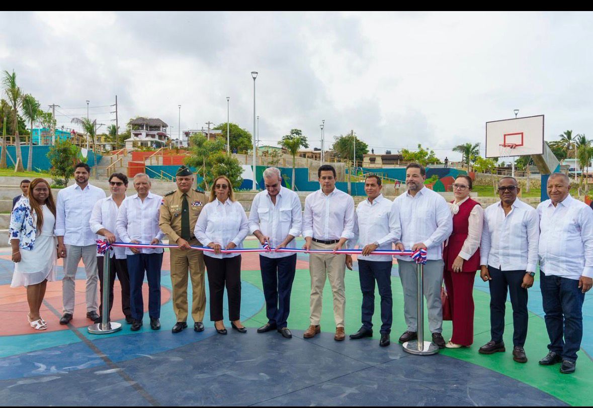 Abinader y Collado inauguran bulevar de la Salud en Haina con inversión de 165 millones de pesos.